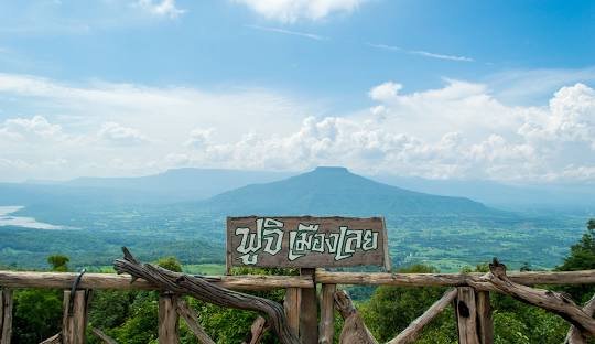 Loei Province Travel Guide – Explore Thailand’s Misty Mountains, Temples, and Riverside Charm