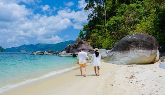 Koh Adang Travel Guide – Discover Thailand’s Wild Island Next to Koh Lipe